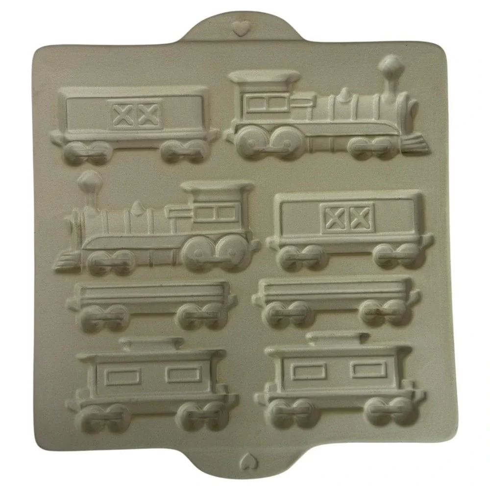 1998 VTG Pampered Chef Gingerbread Mold Home Train Stoneware Pan Frosting Bag‎